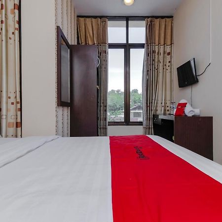 Reddoorz Plus @ Paal 2 Manado Exterior foto