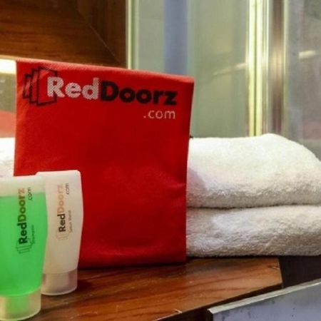 Reddoorz Plus @ Paal 2 Manado Exterior foto